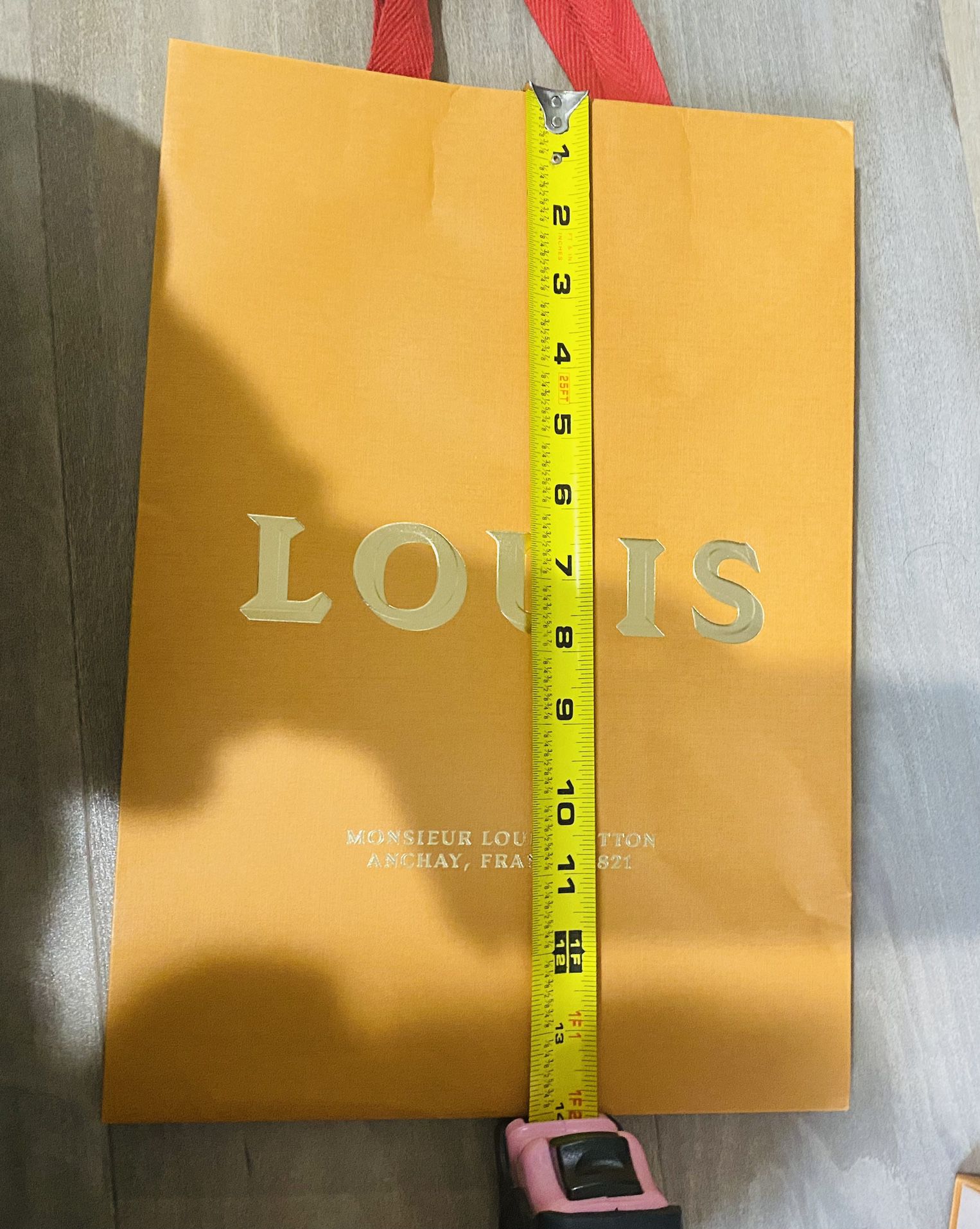 Louis Vuitton 2021 Holiday Box & Shopping Bag for Sale in Manhattan Beach,  CA - OfferUp