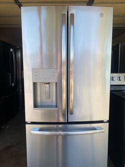 Refrigerator 33”