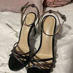 Black and silver Betsy Johnson Heels