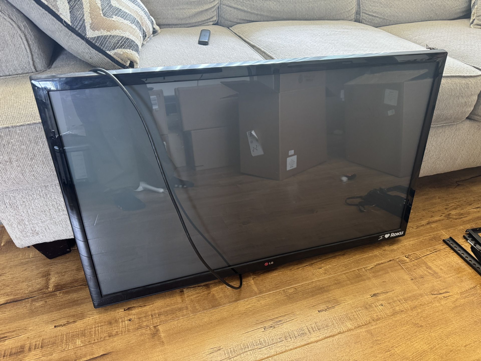 LG 42 Inch Plasma TV with Wall mount