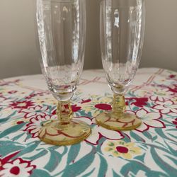 Set 2 Vintage Yellow Glasses 