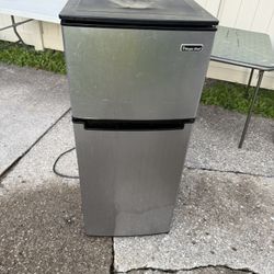 Mini Fridge 