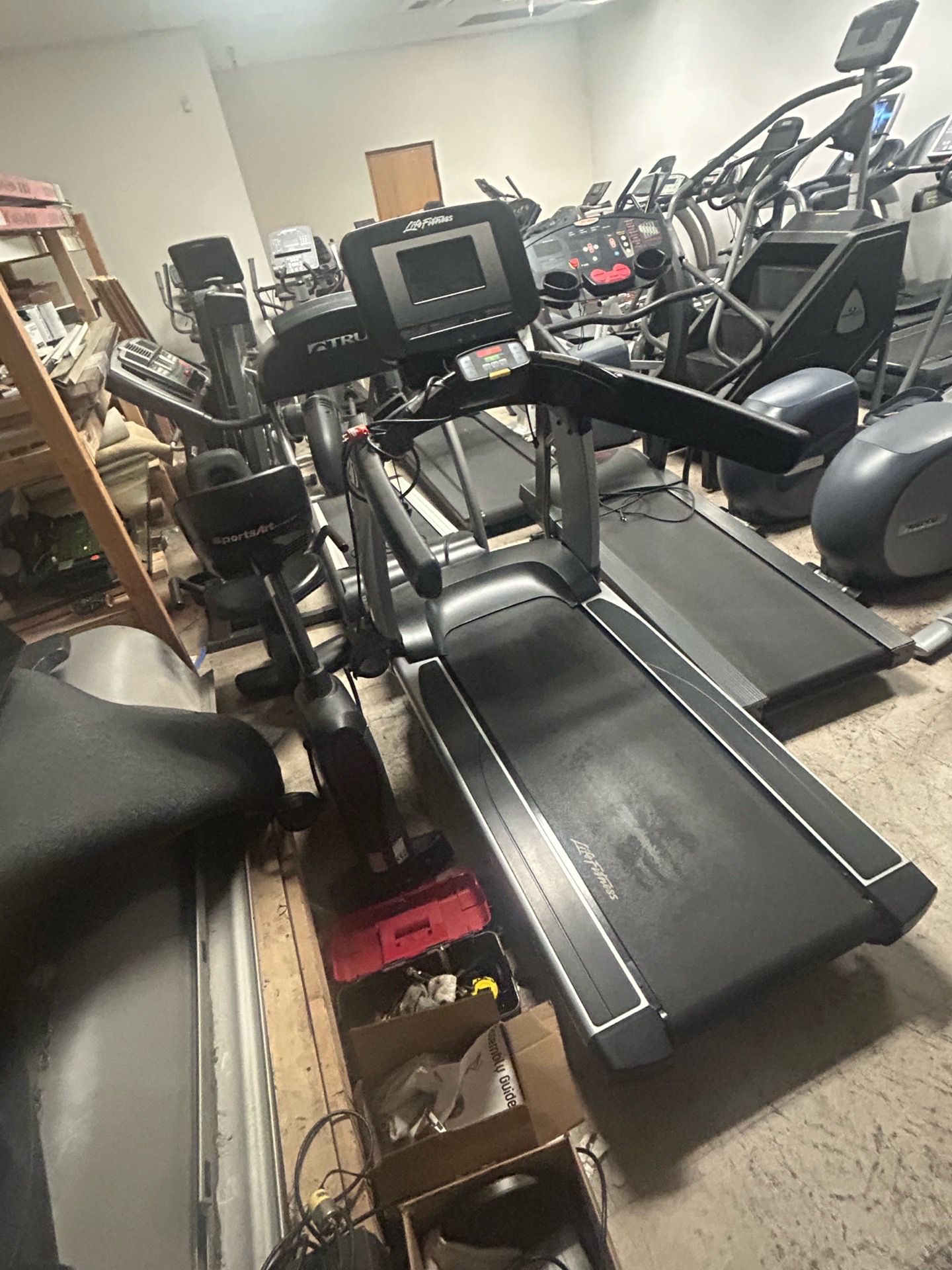 Life Fitness discovery 95T elaborate ation treadmill