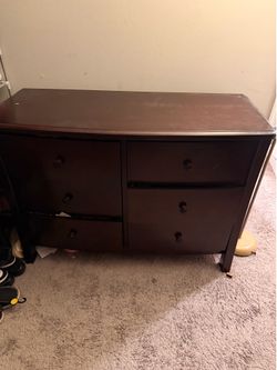 Dark Wood 6-Drawer Dresser – Sturdy & Spacious – Great Condition ✨