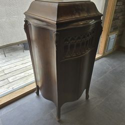 Antique Phonograph 