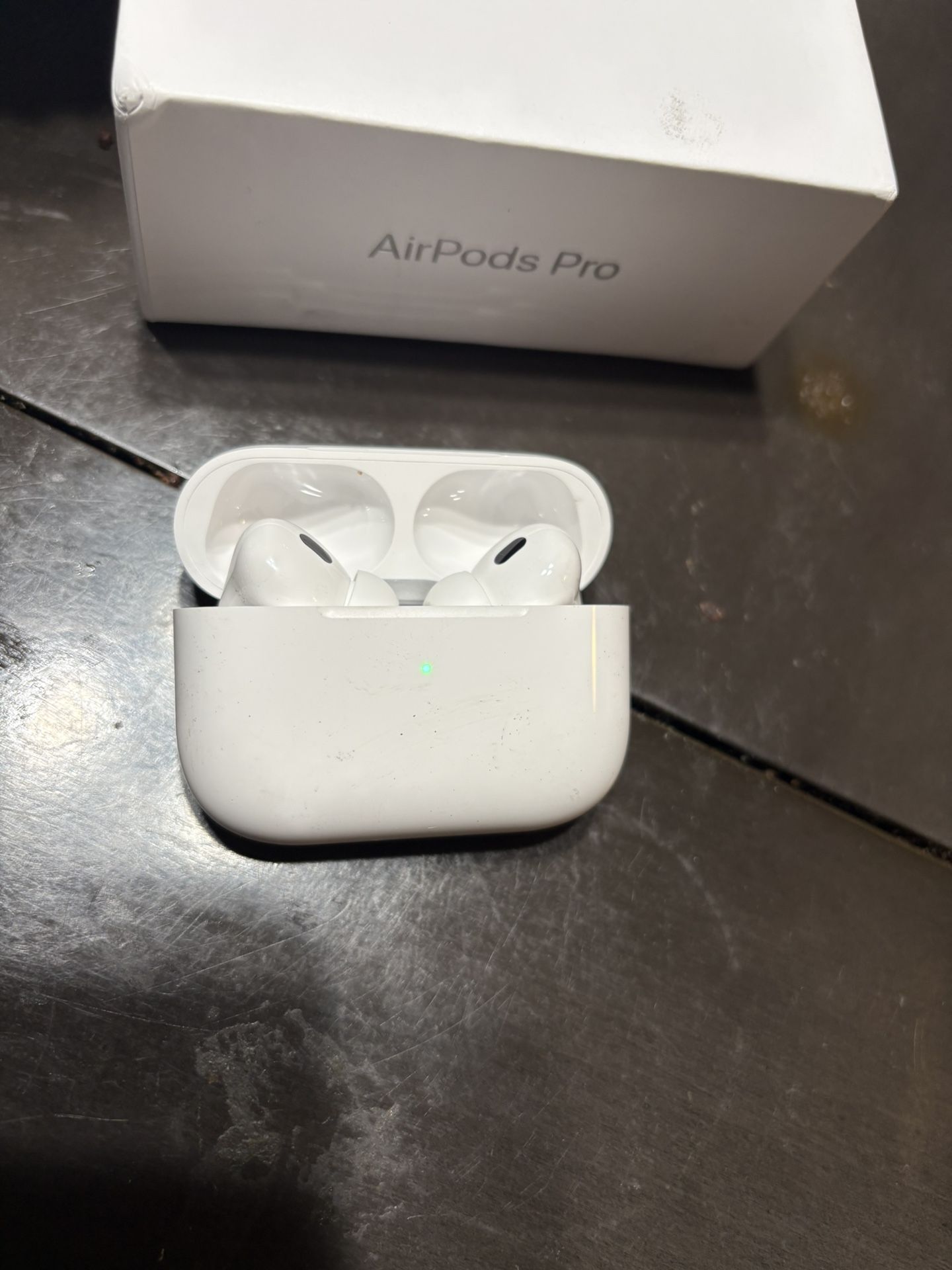 AirPods