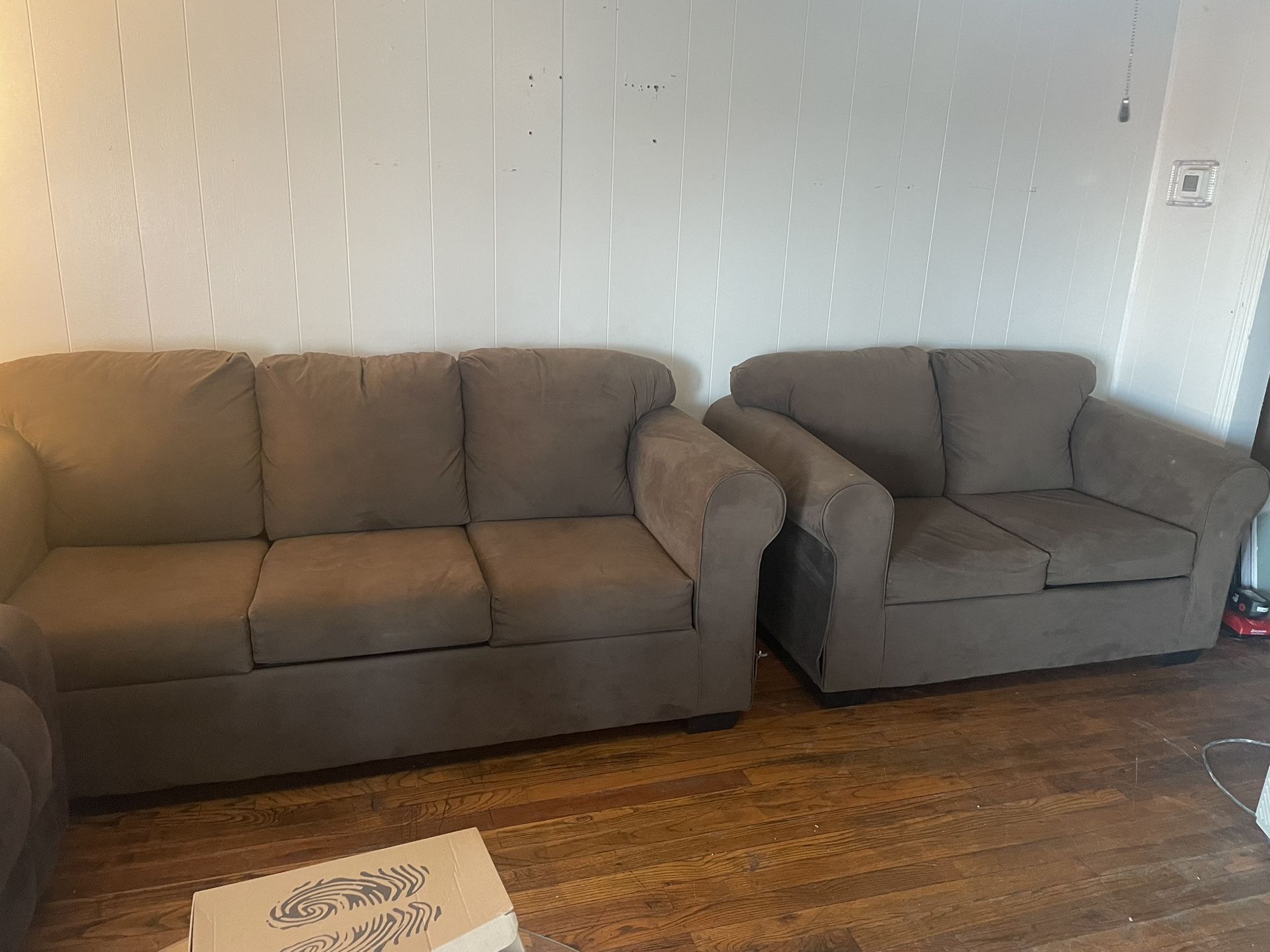 For Sale Recliner And Couch Set