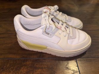 Women’s 6.5 Pumas