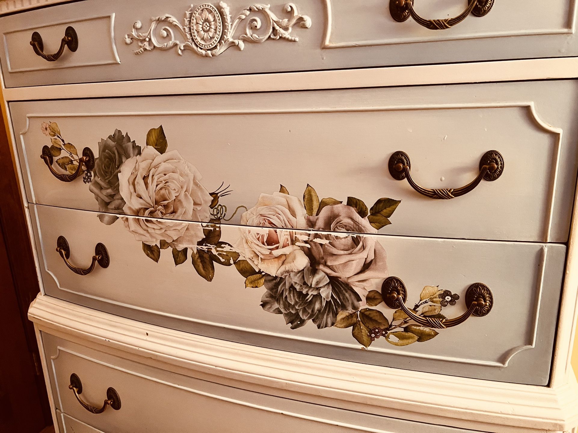 Custom Hand Painted Floral Dresser Vintage Cottagecore / French Country Custom Hand Painted Floral Dresser Vintage Cottagecore / French Country