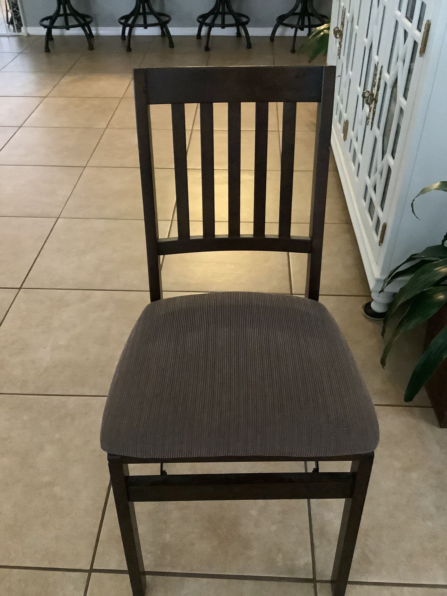 Folding Chairs (2)