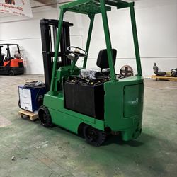 Forklift 