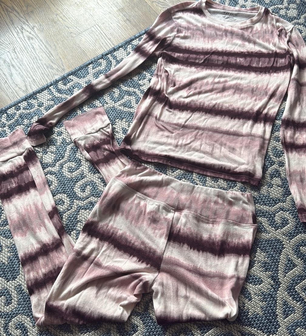 2 pc ♥️DANSKIN♥️ Pajama Set Size small