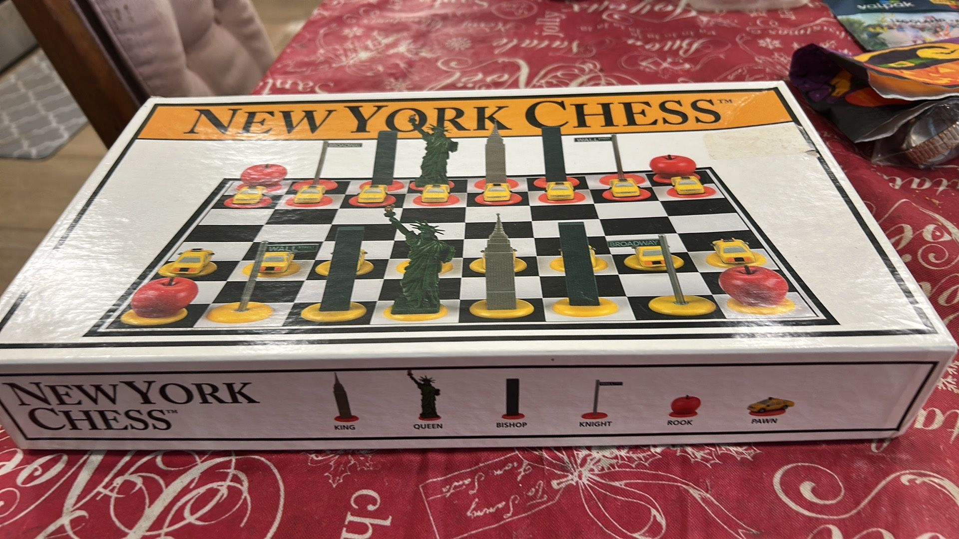 New York Chess Set