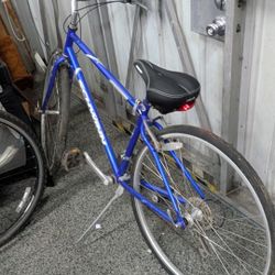 Schwinn Bike Good Condition. Includes Brand New Seat With Flashing Lights.  City Of Orange