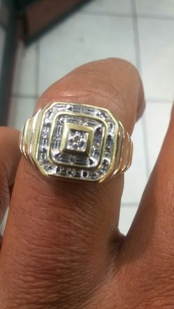 14k Gold Ring with diamonds 5.9 grams