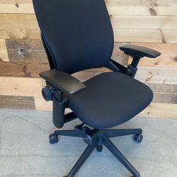 Steelcase Leap Chair V2 Black 5 Available for Sale in Lake Forest