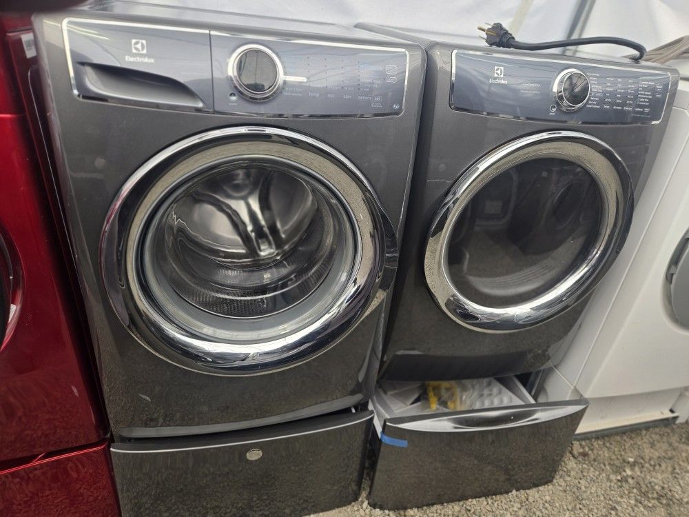 Electrolux Washer And Dryer Set Electric With Pedestal 
