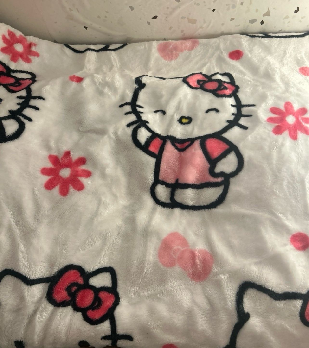 Hello Kitty Daisy Blanket