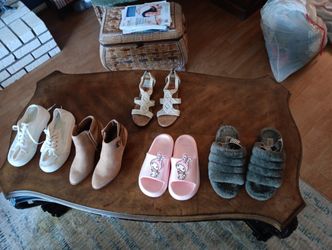 Woman's Shoes Size 8 & 9 Guc