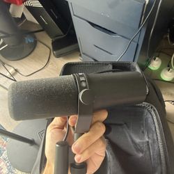 Shure SM7B  