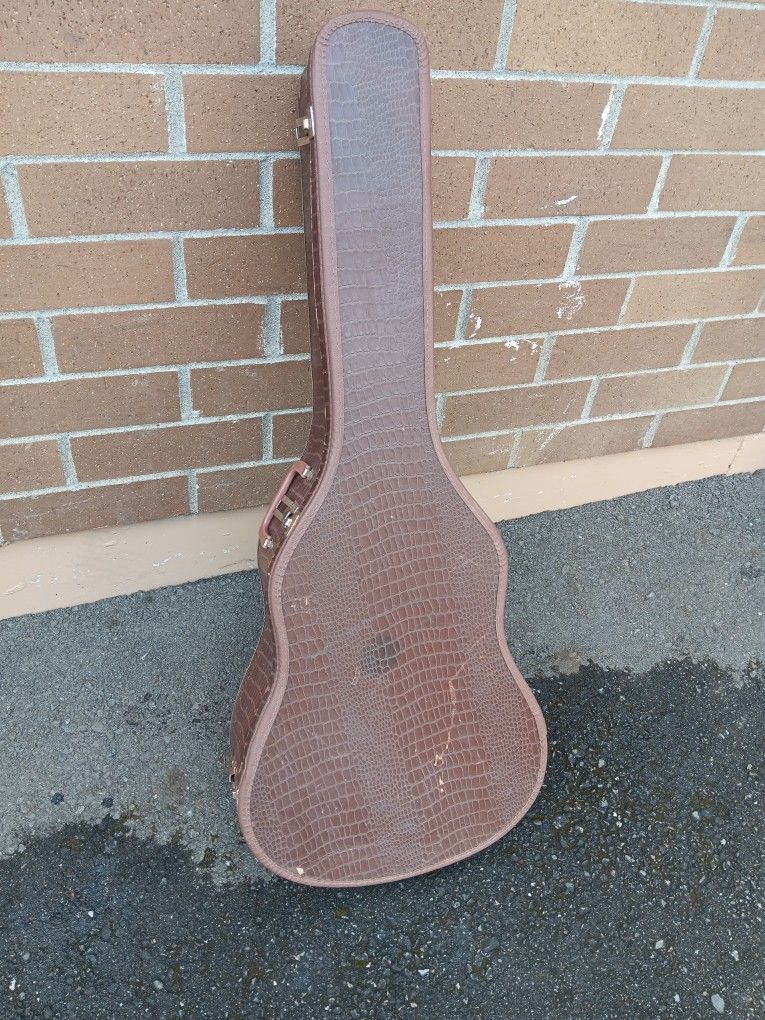 vintage 1960's original Gibson guitar case