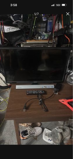 Samsung LED TV  monitor with Remote 24 inch