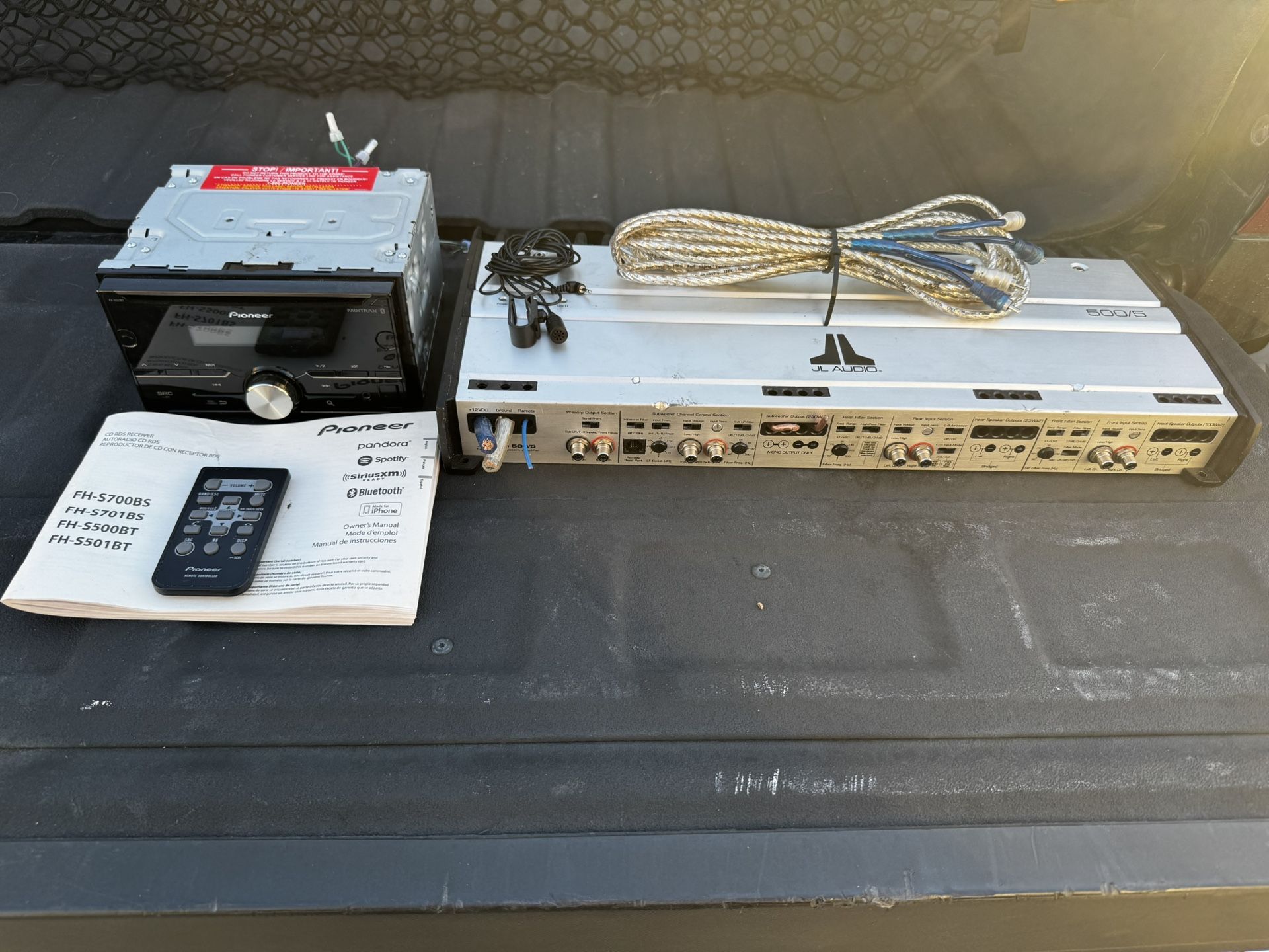 Pioneer Radio & JL AUDIO 500/5 Channel AMP