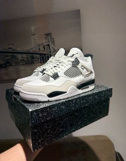 ALL NEW SNEAKER BUNDLE READ DESCRIPTION