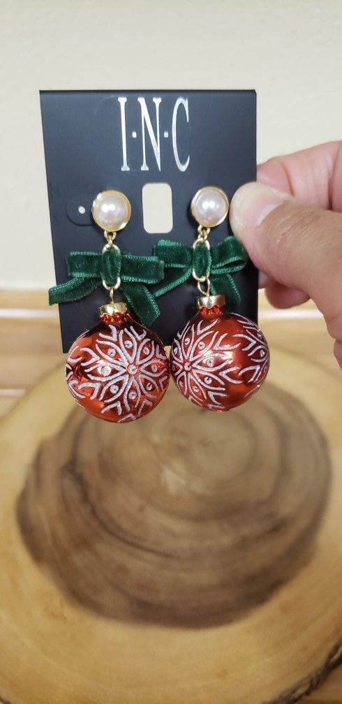 I-N-C Holiday bling!!!! Chirthmas earrings 