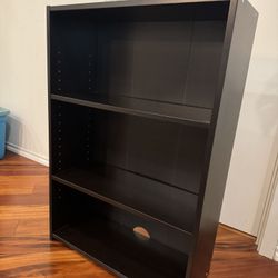 2 Black bookshelves 