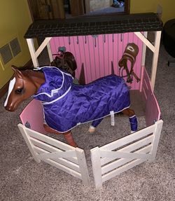 America Girl Doll Horse and Stable