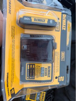 DEWALT 20V MAX Lithium-Ion Compact Battery Starter Kit