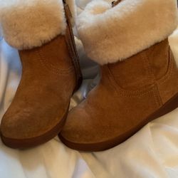 Size Seven Toddler Uggs 