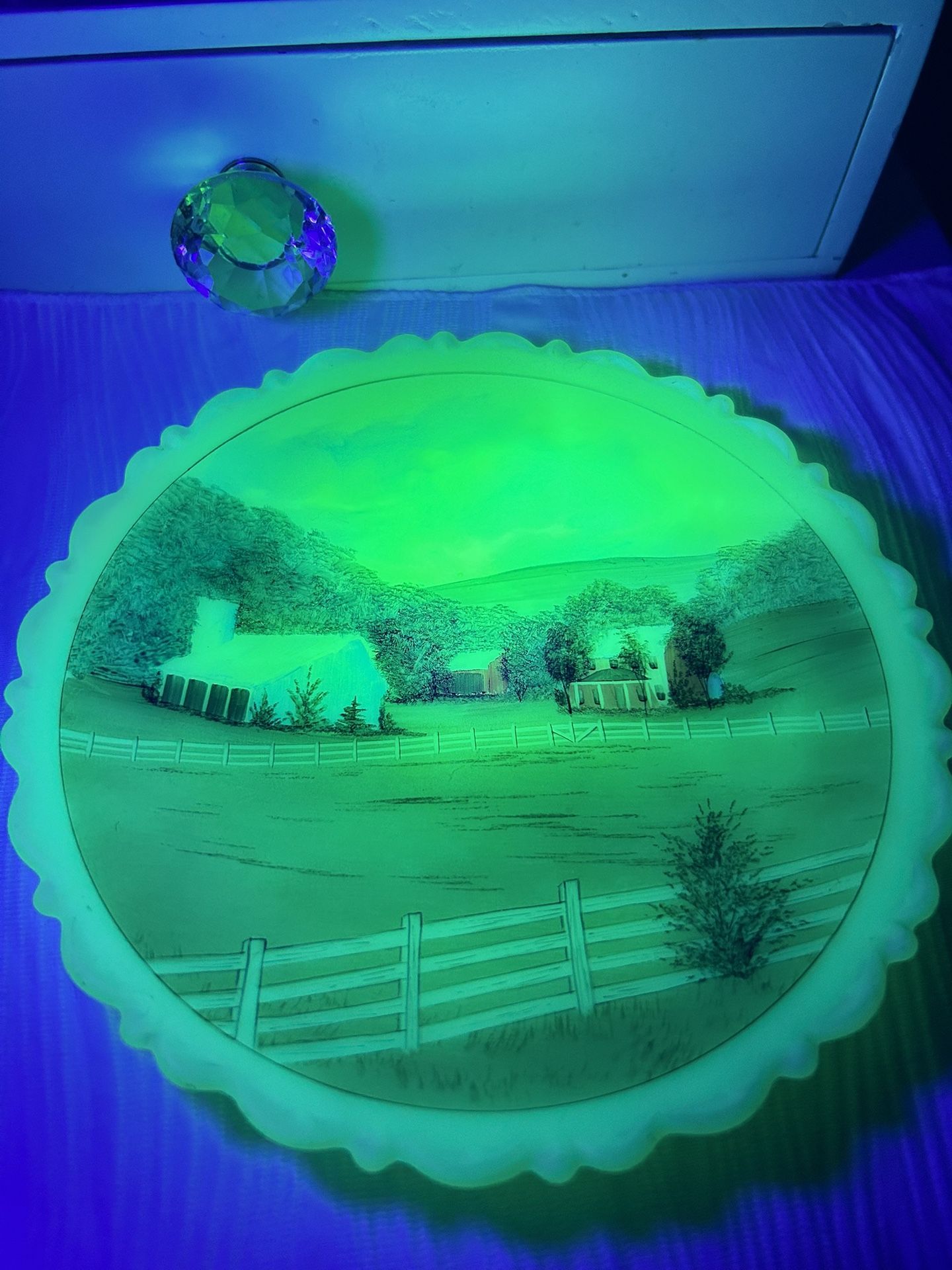 Rare Vintage Fenton Uranium Custard Fenced Farmhouse Barnyard Plate