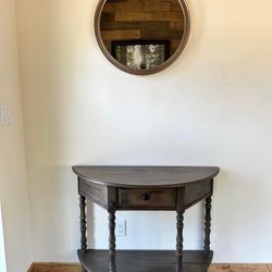 Entry bench with mirror