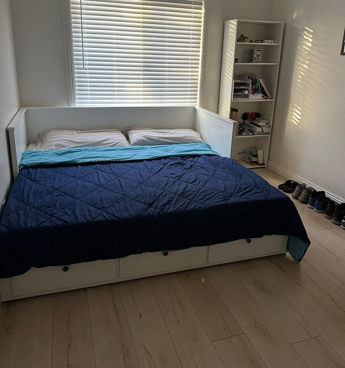 Daybed with 2 Twin Mattresses β Great Condition!