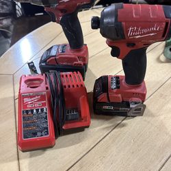 Milwaukee M18 FUEL  2-Tool Combo Kit - Hammer Drill and Impact 