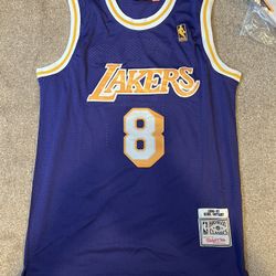 Kobe Bryant Lakers Purple Jersey Size Medium