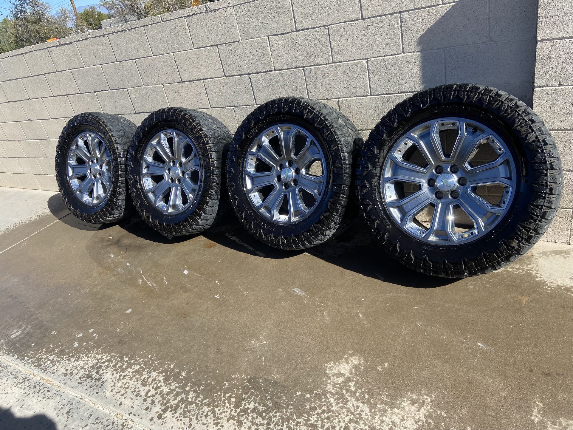 Gmc Oem Rims for Sale in Tucson, AZ - OfferUp