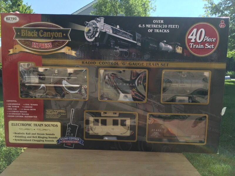 EZTEC BLACK CANYON EXPRESS 40 PIECE TRAIN SET for Sale in