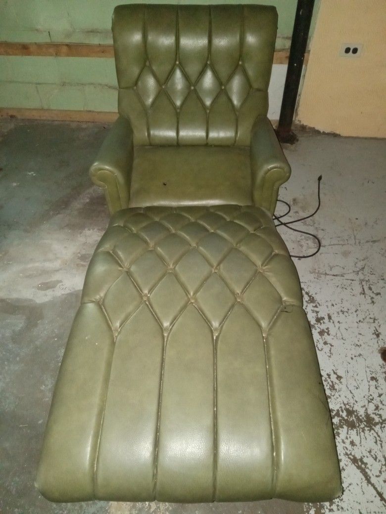 Vintage Contour Lounge Chair