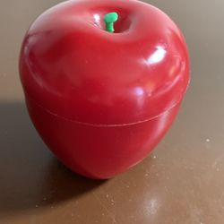 Vintage 37 PIECE PUZZLE in a PLASTIC APPLE HOLDER made in HONG KONG (complete)