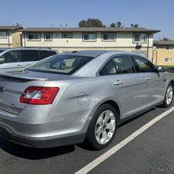 2010 Ford Taurus