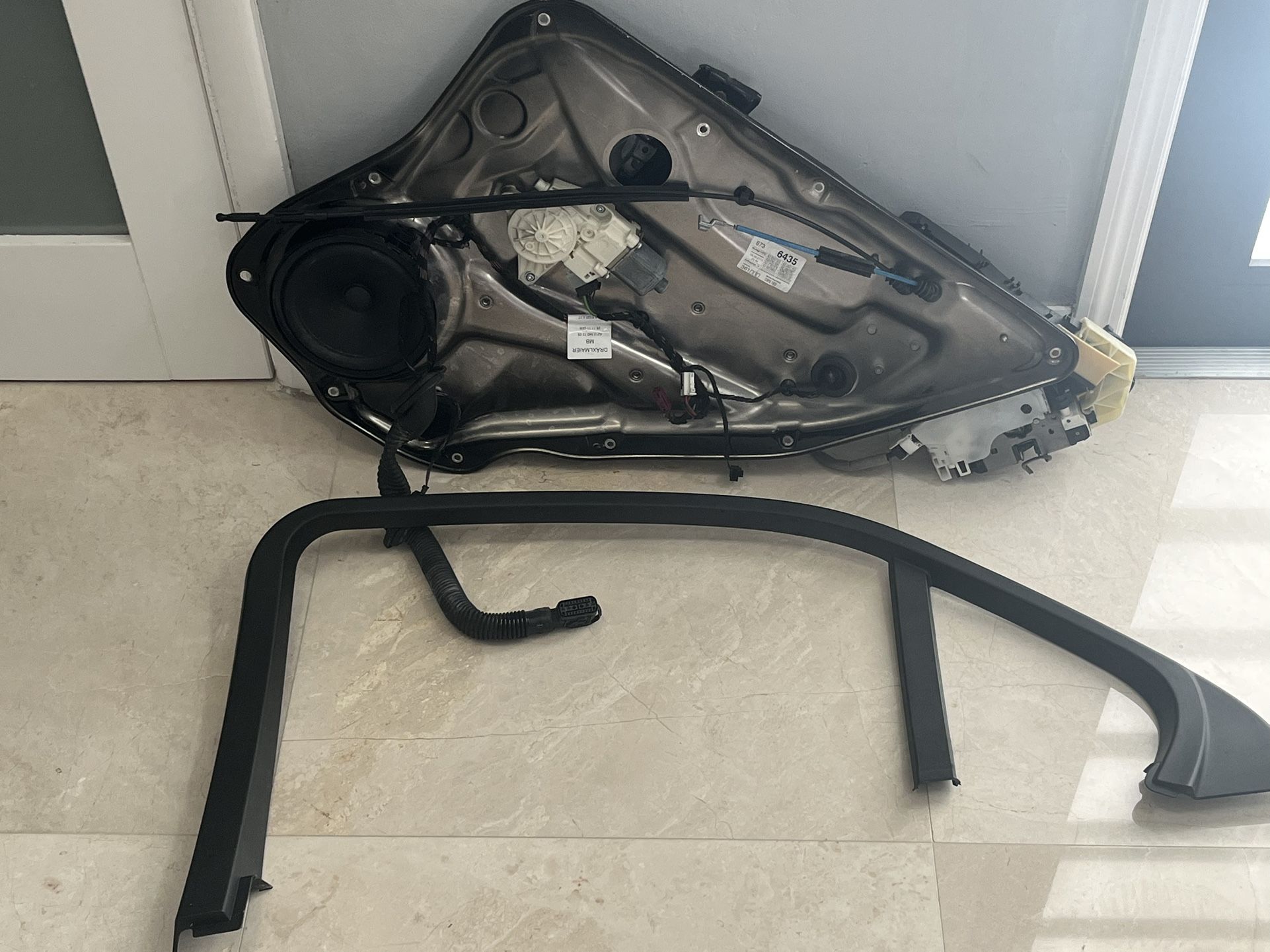 Mercedes W212 E350 C63 AMG E400 Rear Right Side Door Window Regulator OEM