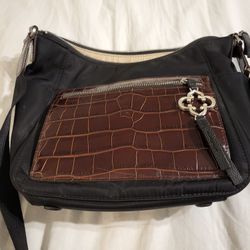 Brighton Purse Lots Of Pockets With ,Zippers 