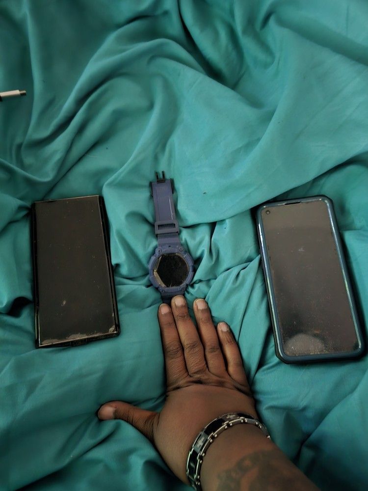 1 Samsung Phone And A Samsung Watch And Other Phone 