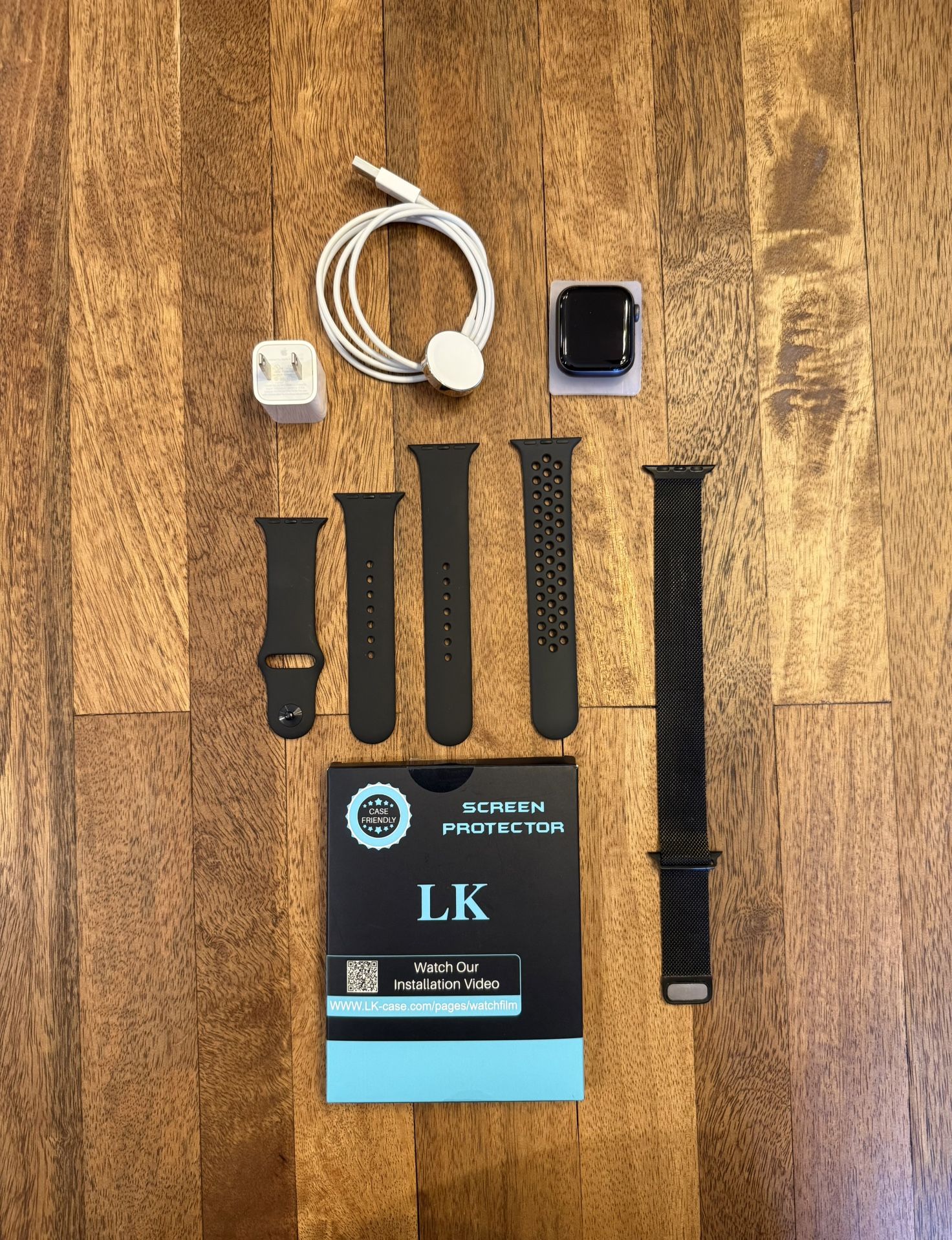 Unlocked Apple Watch 4 (GPS + Cellular) 40mm