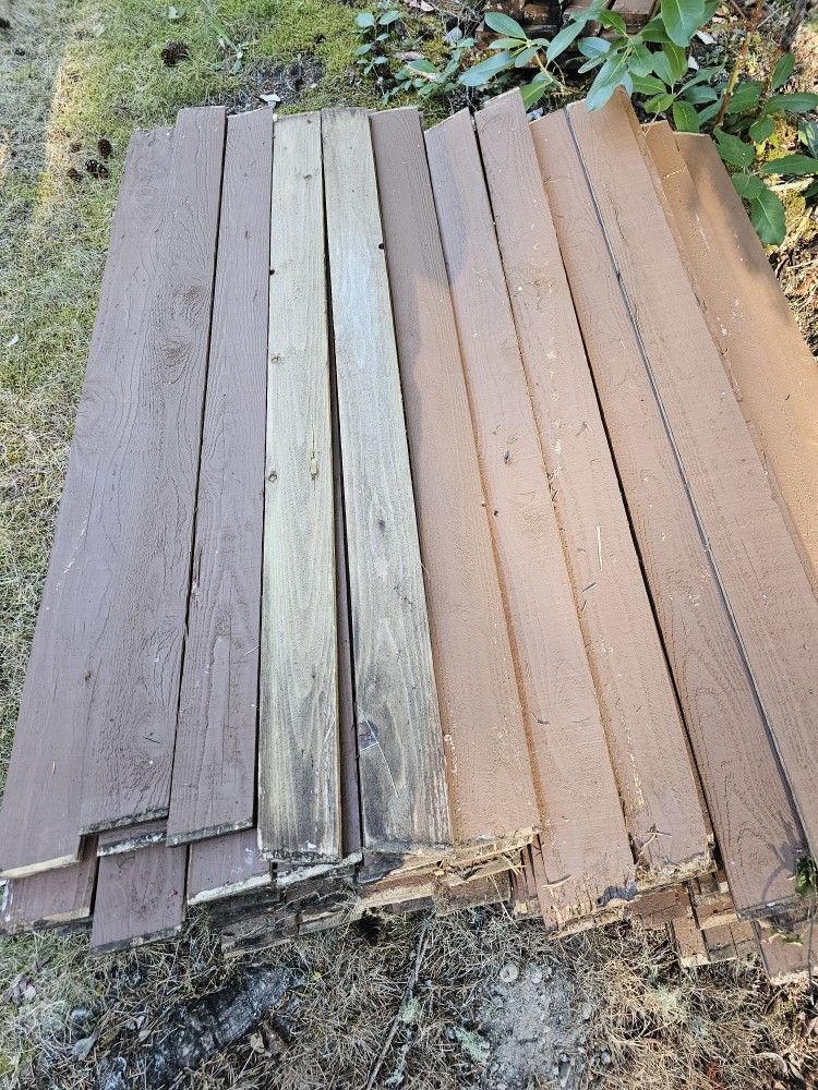 Free Cedar Fence Boards. 1x4, A Little Over 4' Long for Sale in Gig