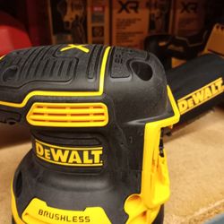 DEWALT 20V MAX XR BRUSHLESS RANDOM ORBIT PALM SANDER. TOOL ONLY