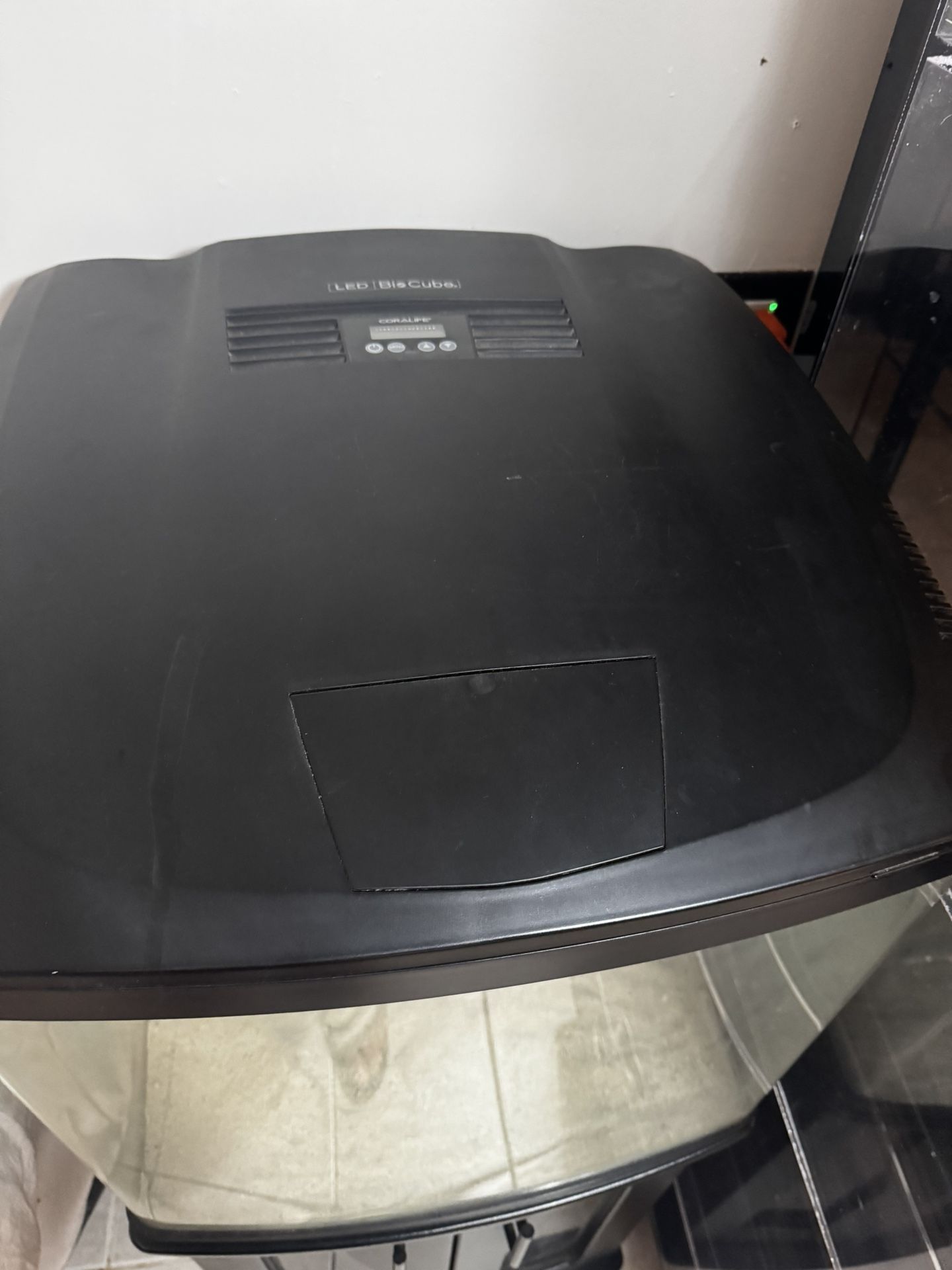 32 Gallon Bio Cube Fish Tank